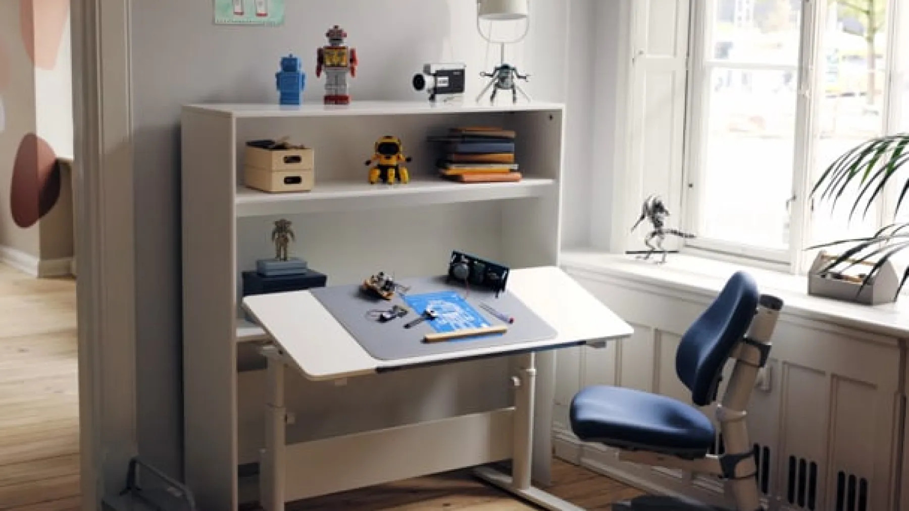 FLEXA Evo Kippbarer Schreibtisch White Online